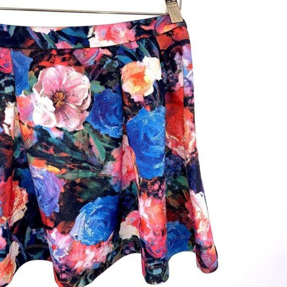 EXPRESS Floral Mini Skirt Fit & Flare Size S Pleated High Waist Black Pink Blue - Picture 2 of 4